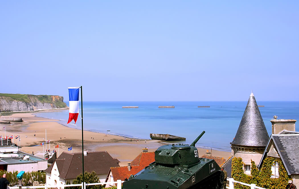 ARROMANCHES et sa plage du débarquement - ®L.DURAND-CALVADOS-TOURISME_LIBRE