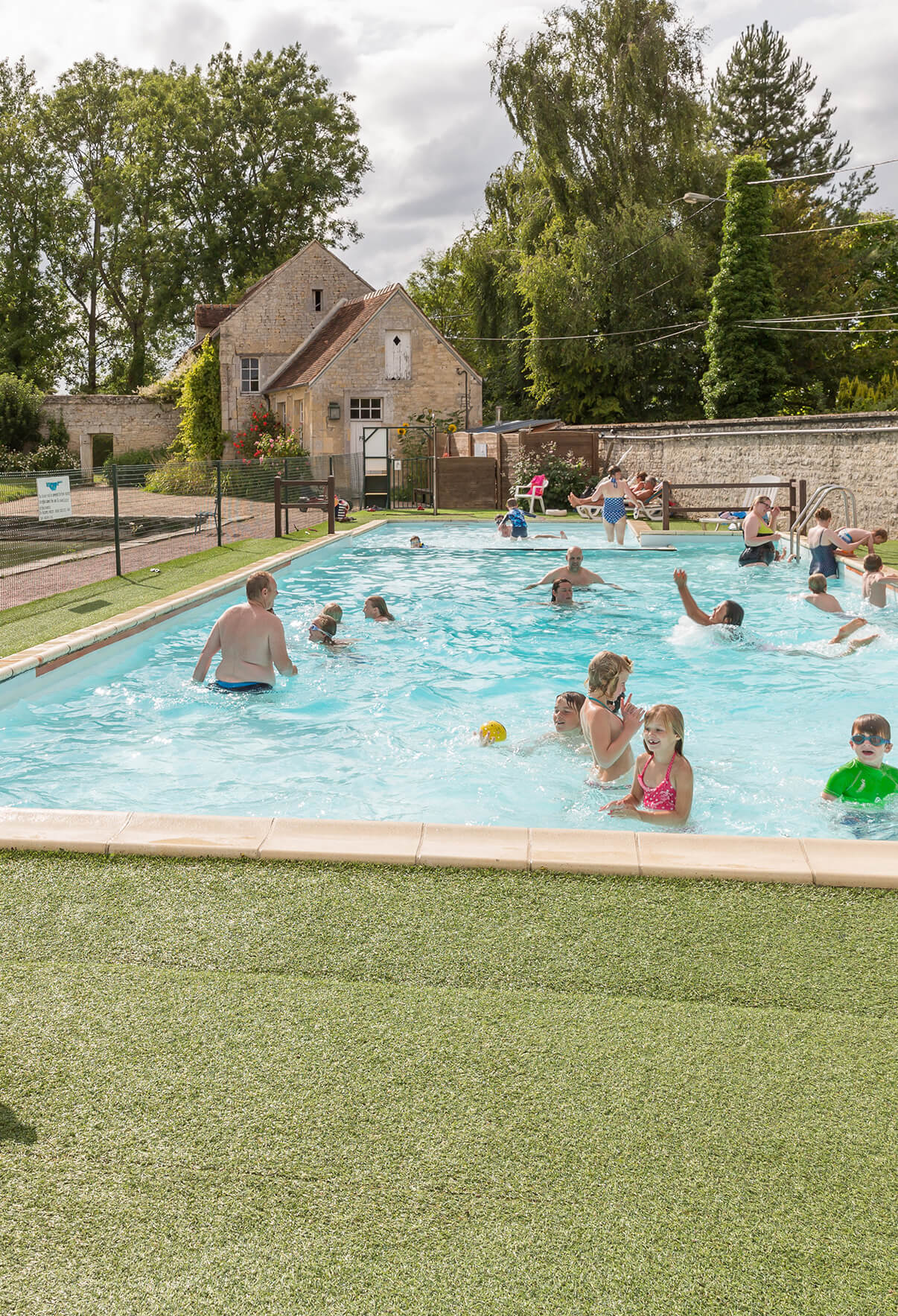 Location camping avec piscine extérieure