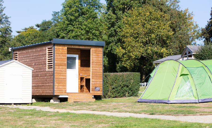 camping 5 étoiles avec emplacement de camping avec sanitaires privatifs